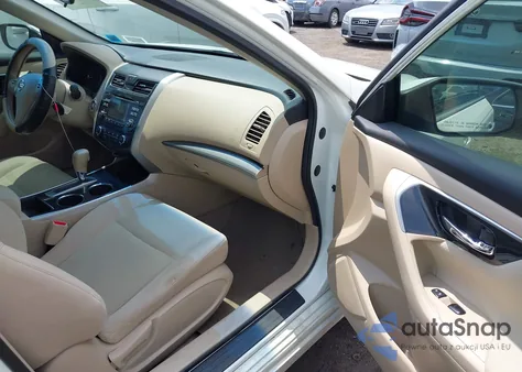 2014 Nissan Altima 2.5 S z USA, uszkodzony, nr VIN 1N4AL3AP8EC415782